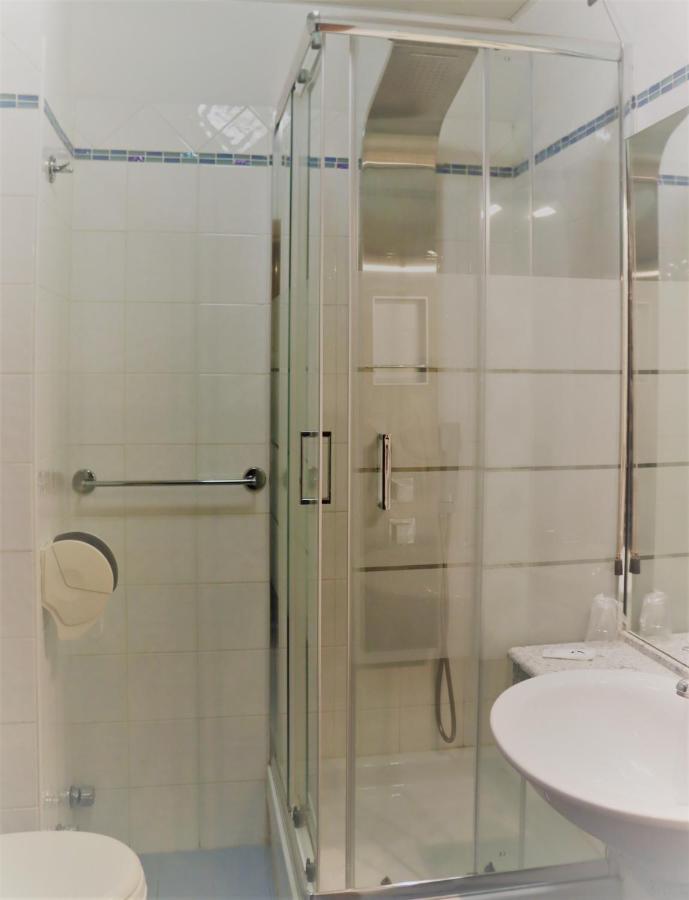 Hotel Galant เวนาเรีย เรอาเล ภายนอก รูปภาพ